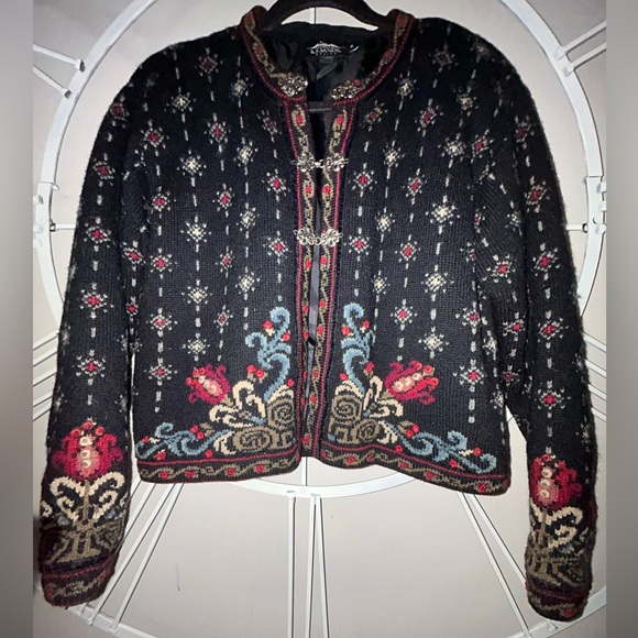 Icelandic Design Embroidered 100% Wool Sweater - Picture 3 of 5